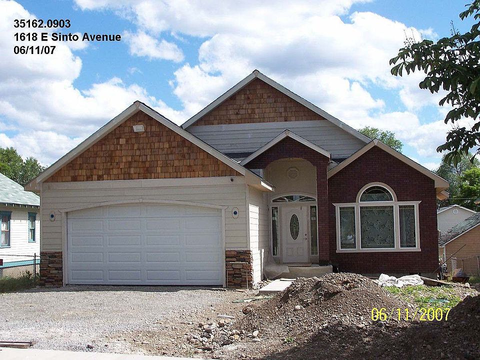 new 4 bdrm house with style!