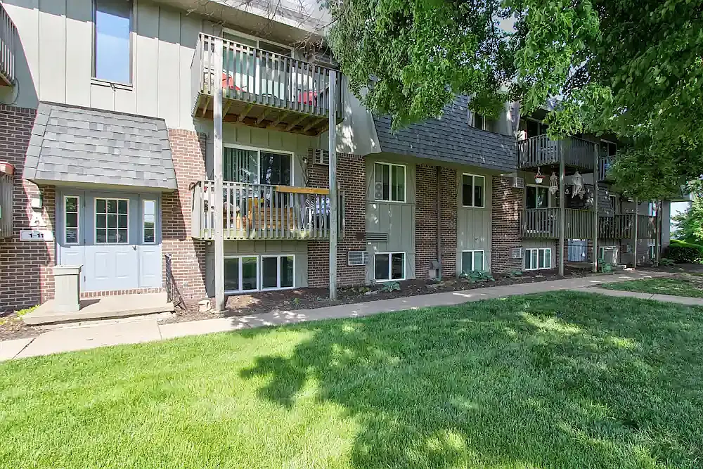 Windjammer Apartments — Photo 1