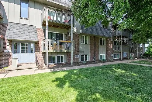 Windjammer Apartments Photo 1