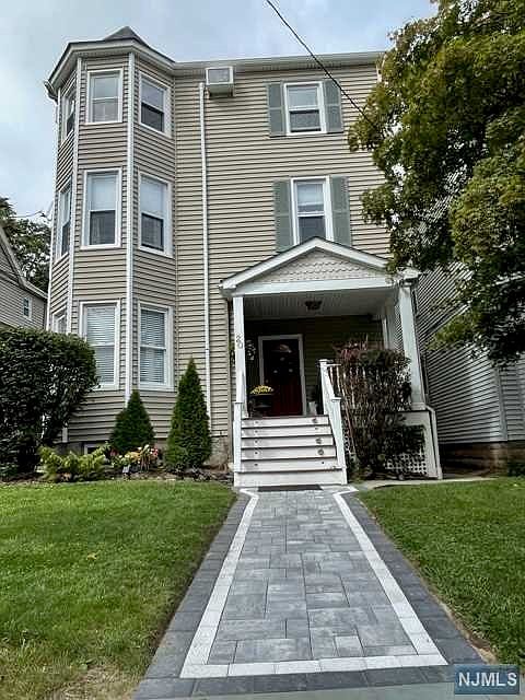 1st image of 20 Gould St APT 3