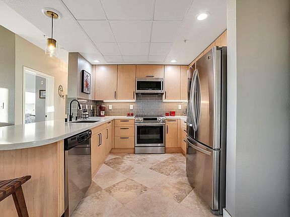 3rd image of 88 Bush St Unit 4195