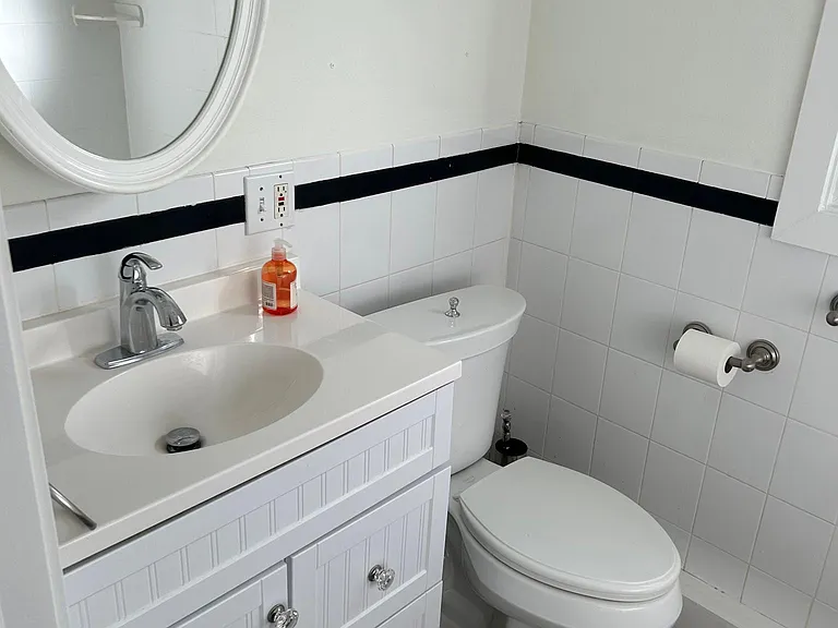 1744 W Union St — Photo 7