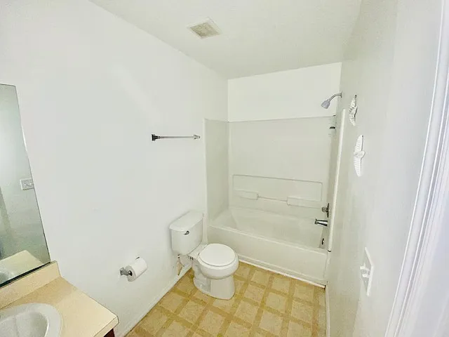 1064 Chalcedony St #1 — Photo 15