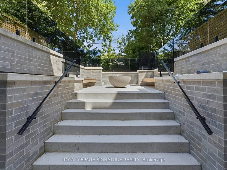 156 Snowdon Ave — Photo 45