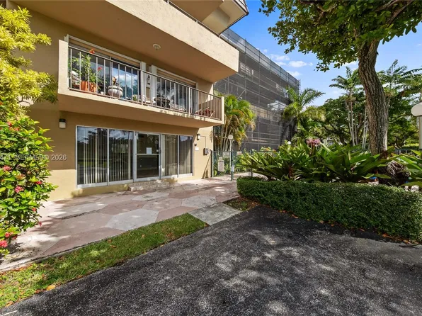 7900 Camino Cir APT 401, Miami, FL 33143