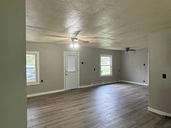 3rd image of 813 Smith Ave