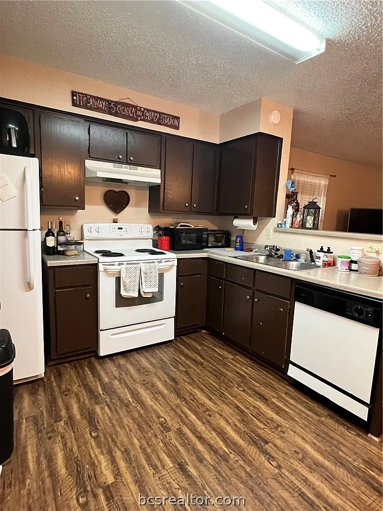 2 bed, 857 sqft, $1,050 — Photo 4