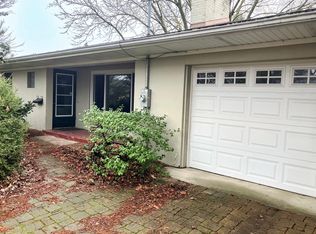 322 N Jackson St, Morrison, IL 61270