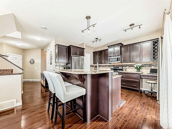 5th image of 301 N Kincora Glen Rise NW