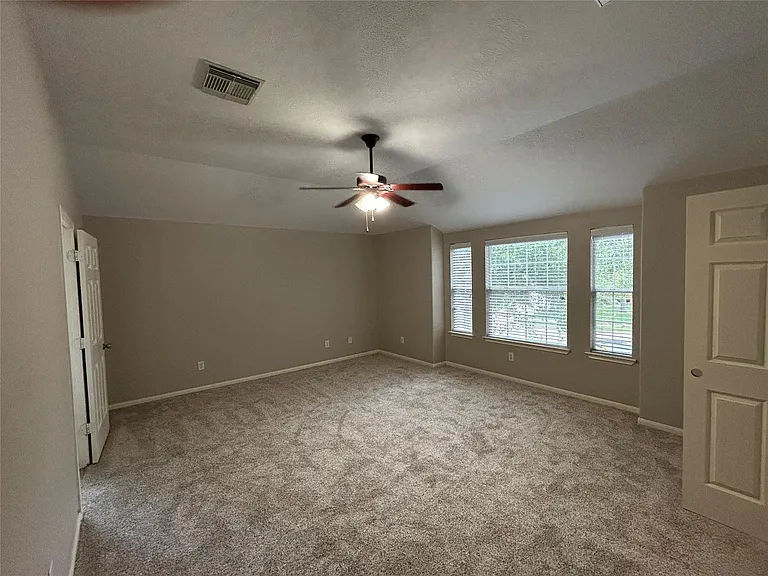 5410 Spring Oak Dr — Photo 8