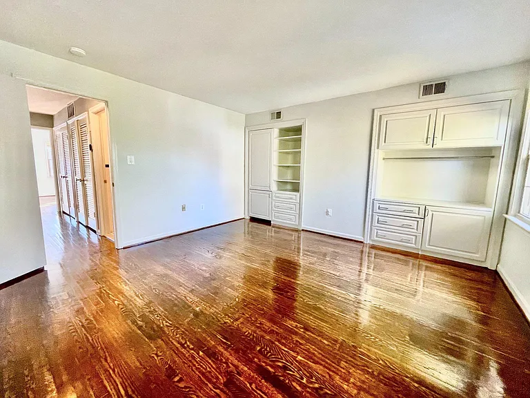 1228 C St SE — Photo 14