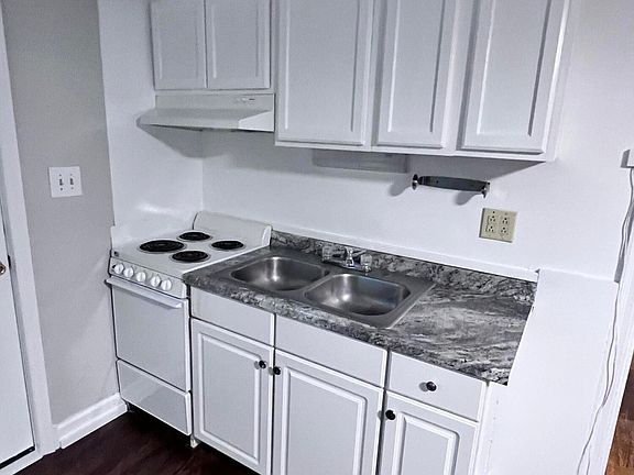 4th image of 1332 Hillcrest Ave #3