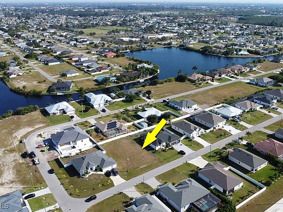 4th image of 127 SW 31st Pl
