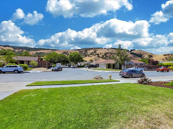 3rd image of 6320 Felder Dr