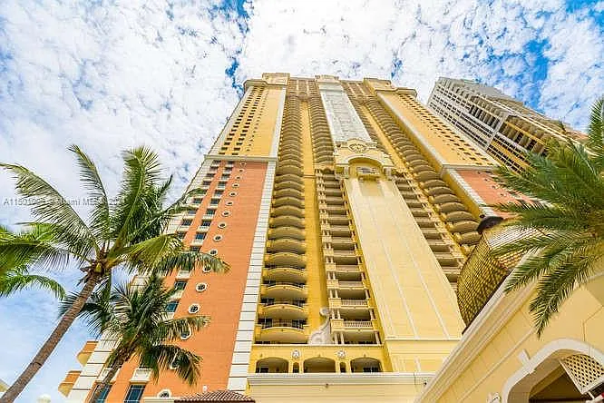 17875 Collins Ave #702 — Photo 44