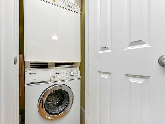 3rd image of 790 E 4th St #2