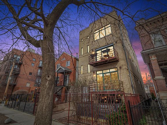 4th image of 1659 N Oakley Ave APT 3