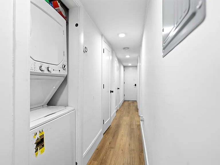 92 Chelsea St #1 — Photo 12