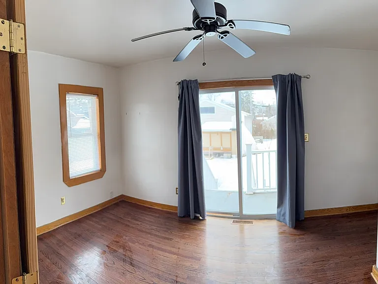 819 Wyandotte Ave — Photo 9