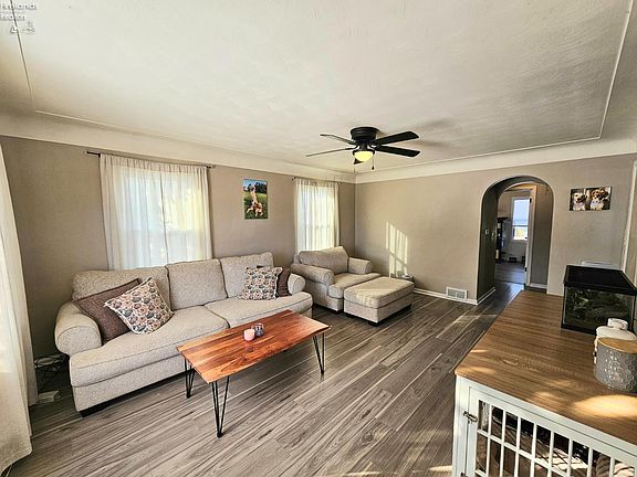 4th image of 606 Fremont Rd