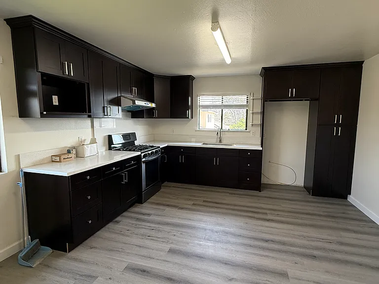 3160 Walnut Grove Ave #B — Photo 7
