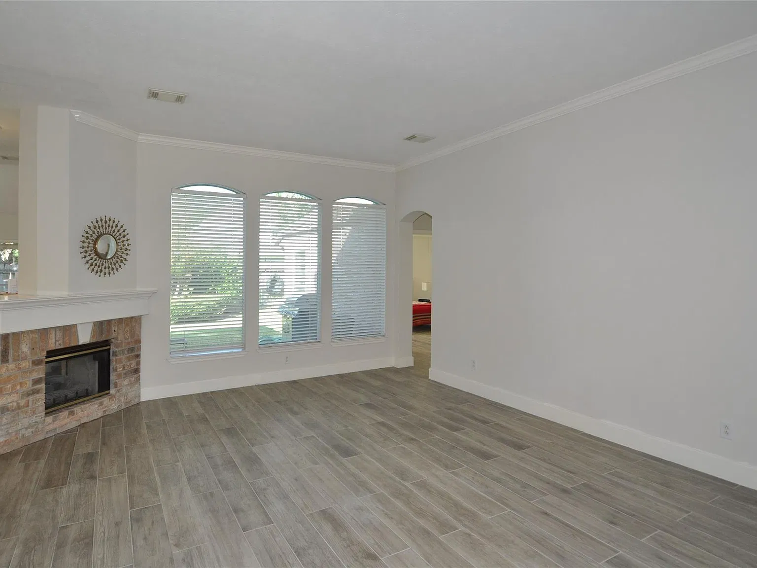 3 bed, 2.0 bath, 2292 sqft, $2,895 — Photo 4