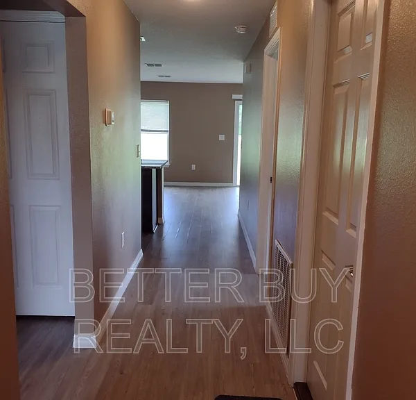 49 Brunswick Ln #B — Photo 3