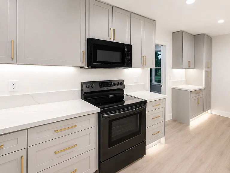 321 N Palm Dr #5 — Photo 26