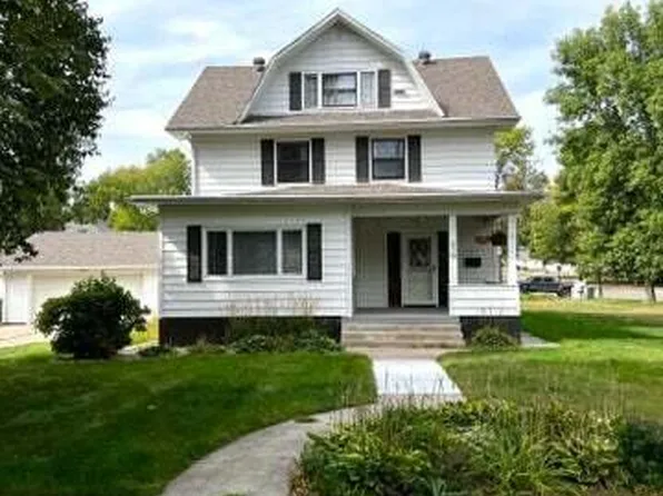 619 N Maple St, Watertown, SD 57201