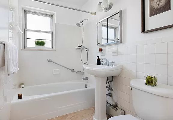 5th image of 201 E 66th St APT 20A