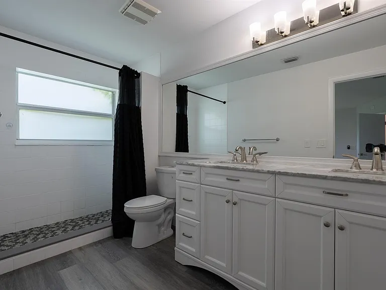 10651 Buttonwood Lake Dr — Photo 12