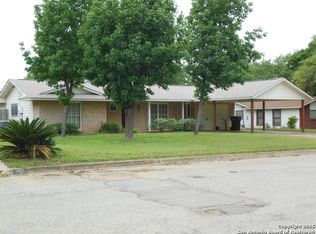 362 William Dr, Pearsall, TX 78061