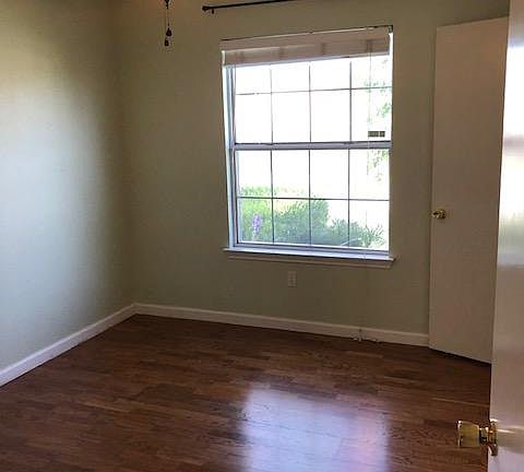 2nd image of 5111 White Rock Dr