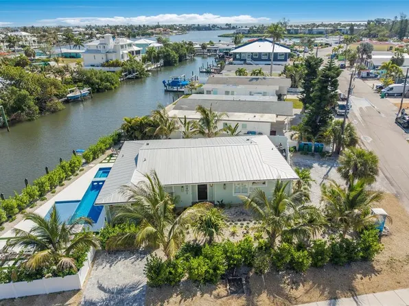 6401 Marina Dr, Holmes Beach, FL 34217