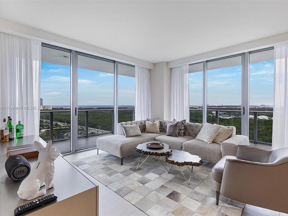 1st image of 16385 Biscayne Blvd #2521