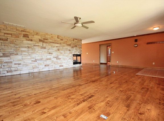 2nd image of 1052 Bay Colony Dr