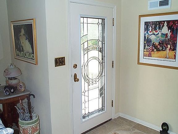 5th image of 795 Greenview Dr