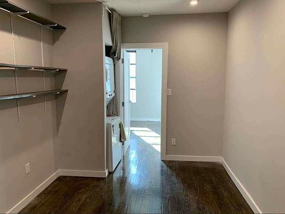 5th image of 328 E 106th St APT 11
