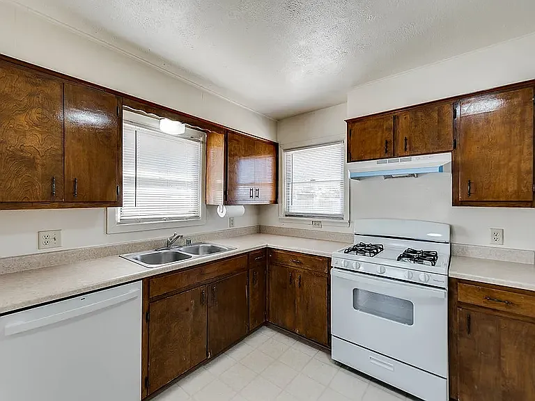 3 bed, 1218 sqft, $1,575 — Photo 1