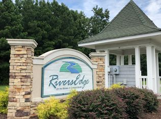 127 Bayside Dr, Moyock, NC 27958