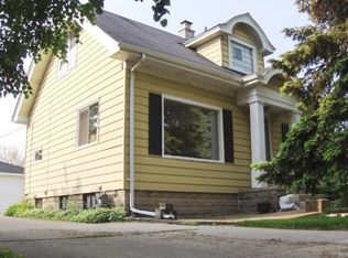 11051 W Mequanigo Dr, West Allis, WI 53227