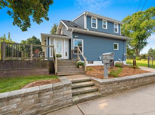 2208 Jourdain Ln, Green Bay, WI 54301