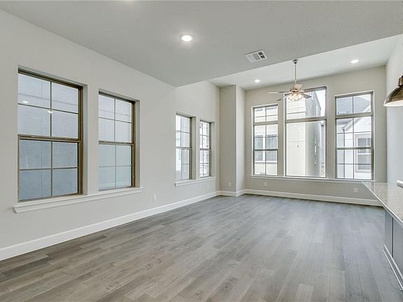 4th image of 5176 Brickella Dr