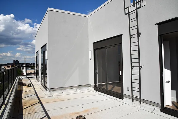 Rented by Cyberapts Management | media 39