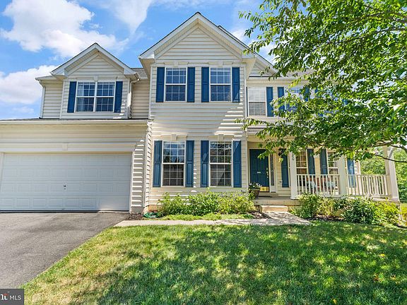 2nd image of 880 Fairwood Dr