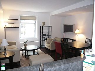 4th image of 100 W 58th St APT 6C