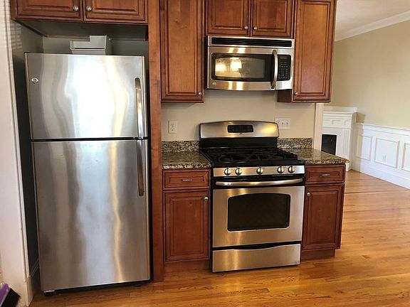 4th image of 71 Brackett St APT 4