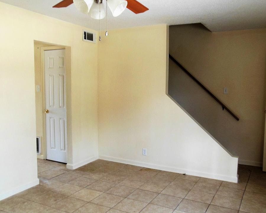 2nd image of 1011 Giovanni St APT 1