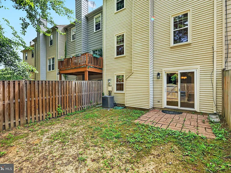 7306 Eggar Woods Ln — Photo 31