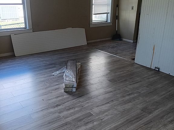 2nd image of 1712 Worth St